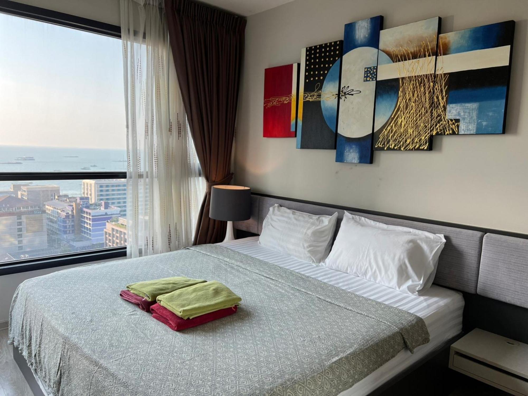 The Base Central Pattaya By Mickey Exterior photo