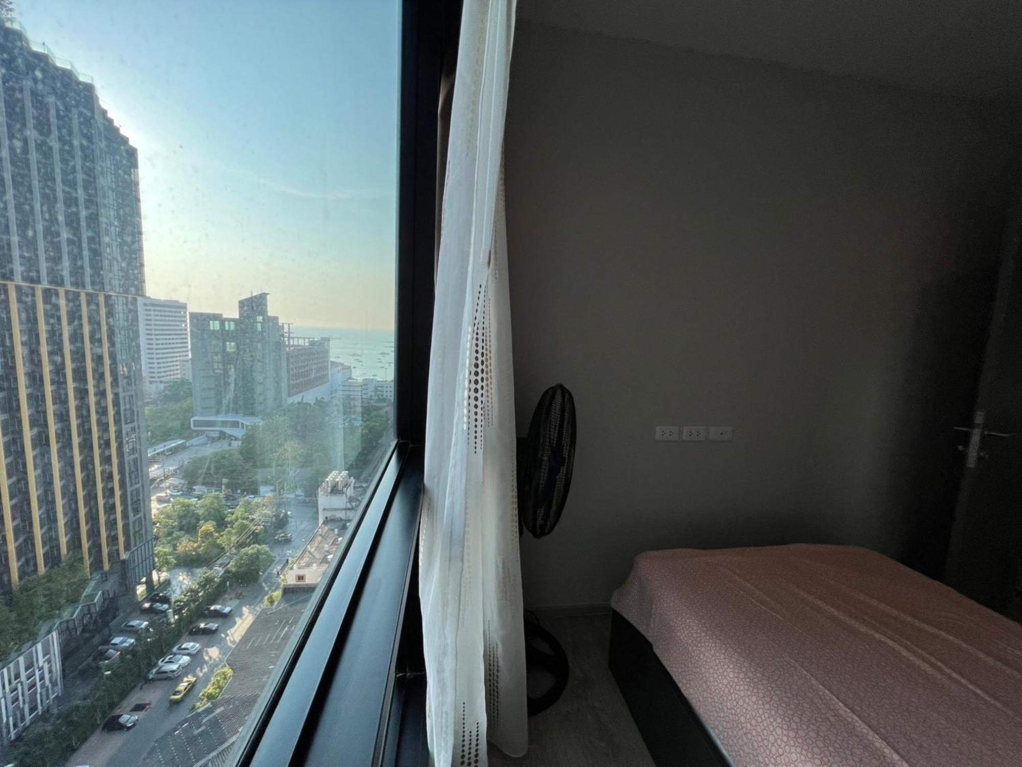 The Base Central Pattaya By Mickey Exterior photo