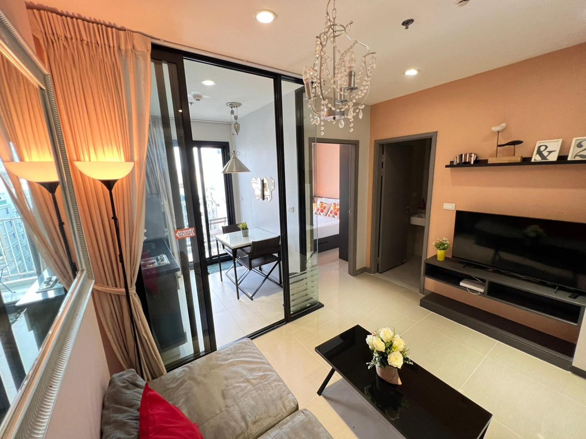 The Base Central Pattaya By Mickey Exterior photo