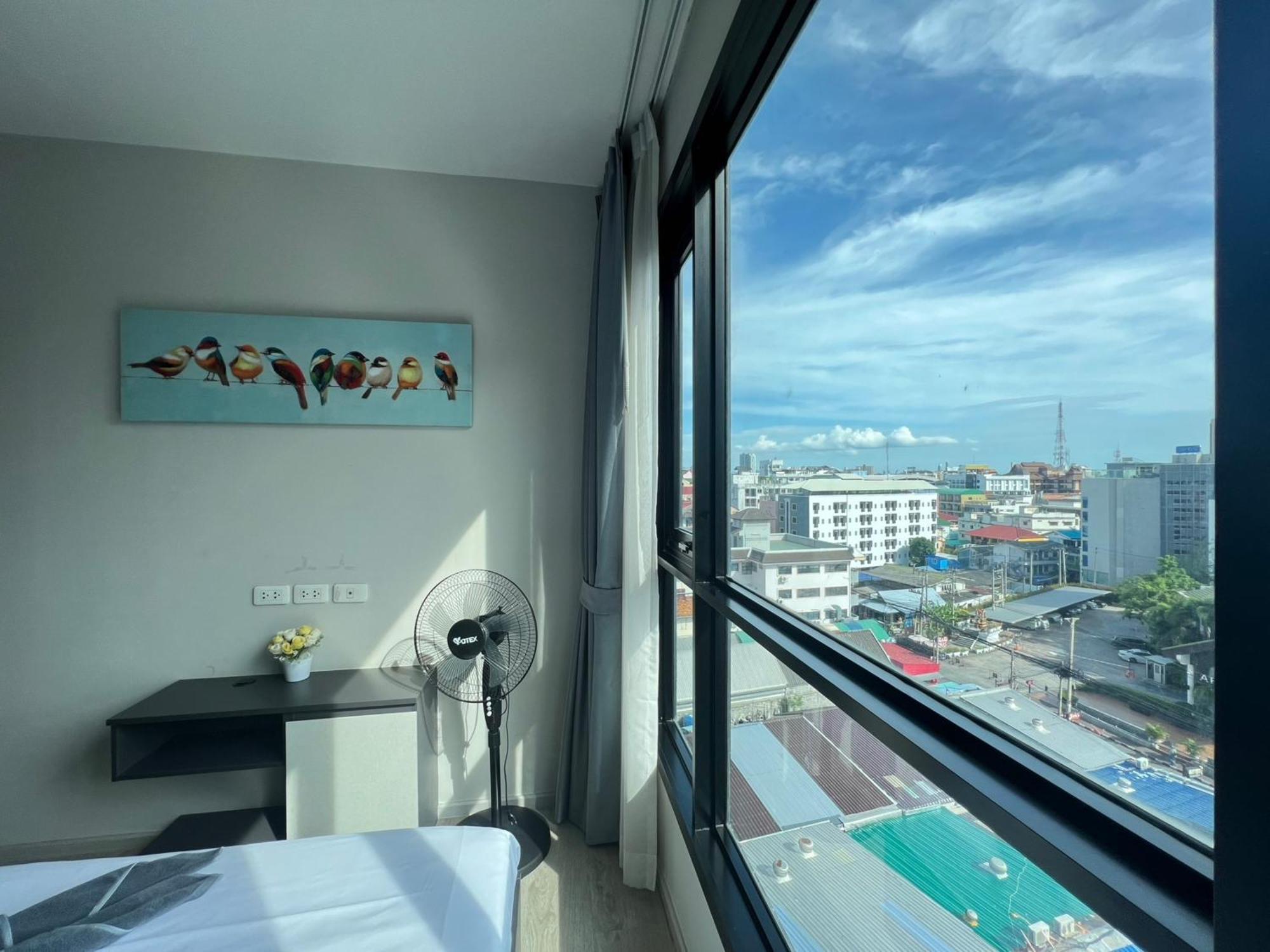 The Base Central Pattaya By Mickey Exterior photo