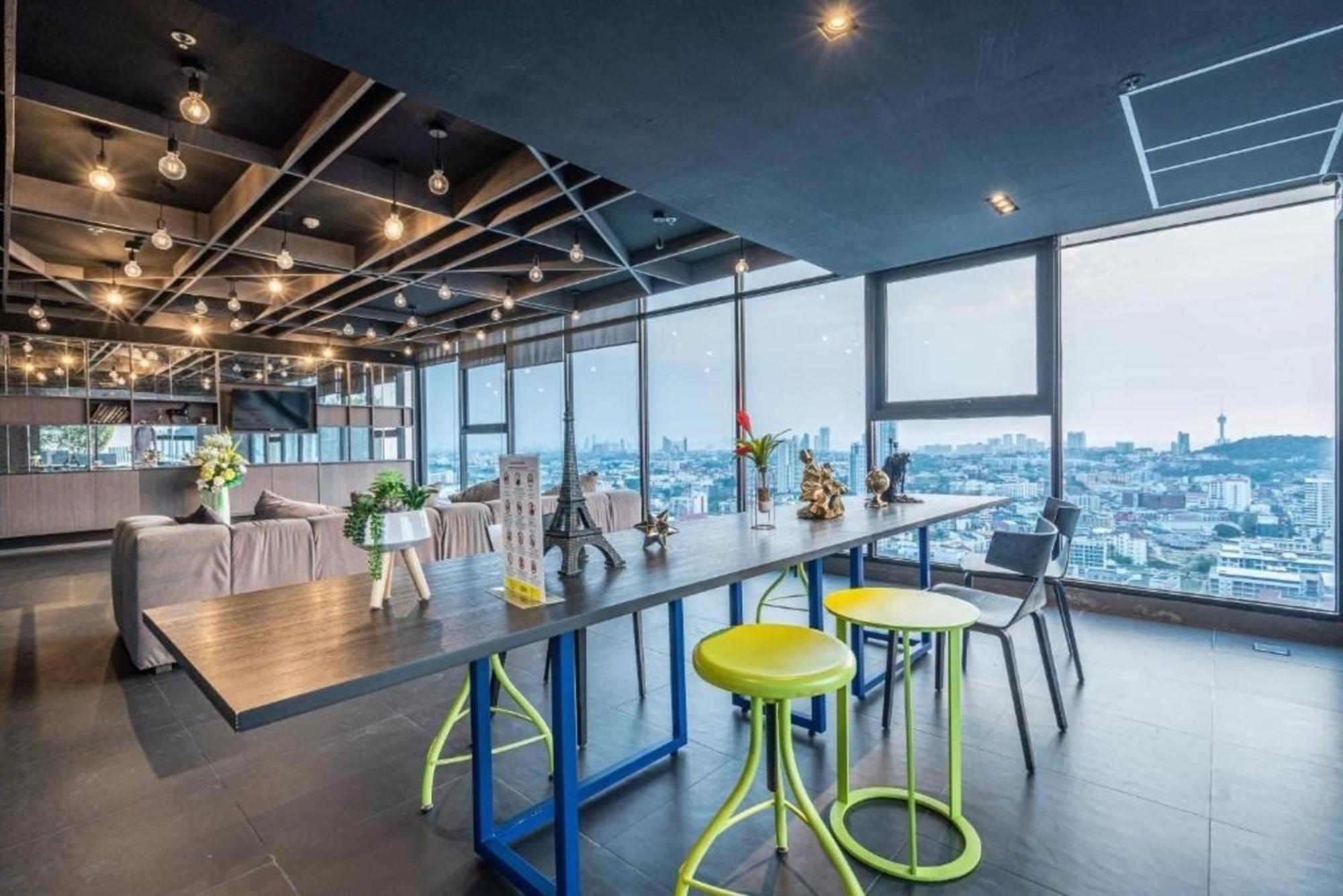 The Base Central Pattaya By Mickey Exterior photo